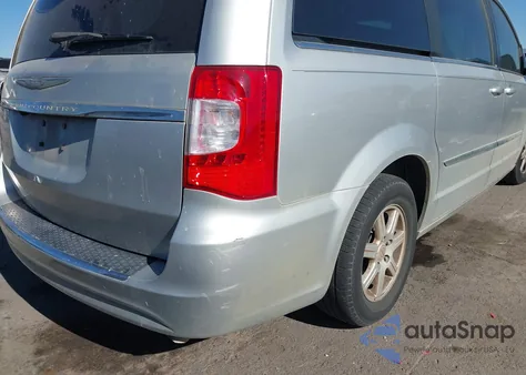 2011 Chrysler Town & Country Touring from USA, damaged, VIN 2A4RR5DG3BR610866